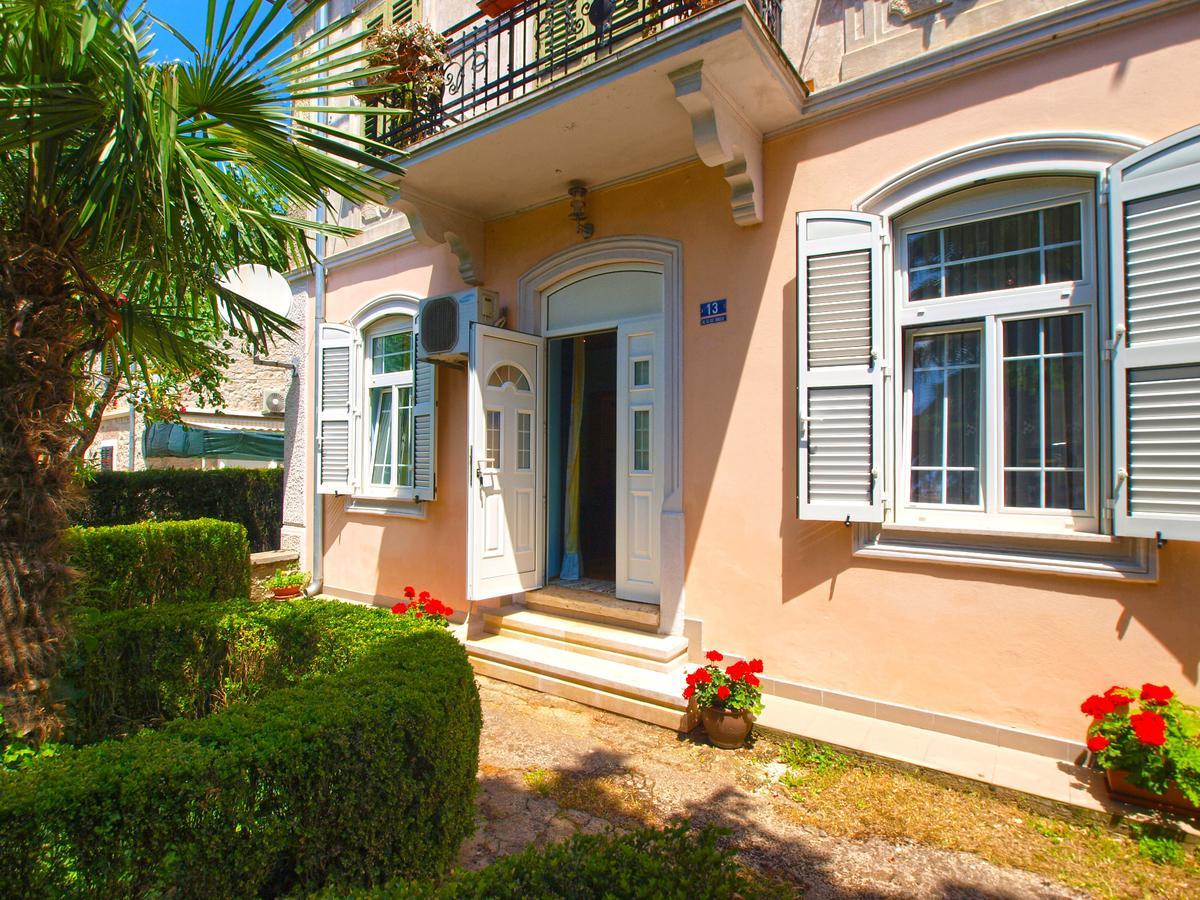 Apartments Jasna 1128 Fazana Exterior photo